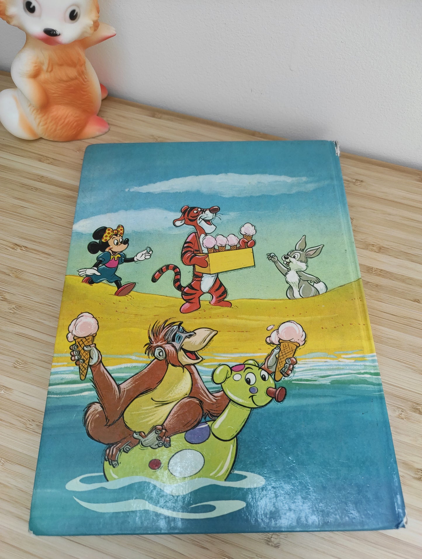 Livre 1 histoire par jour de Disney Saison été