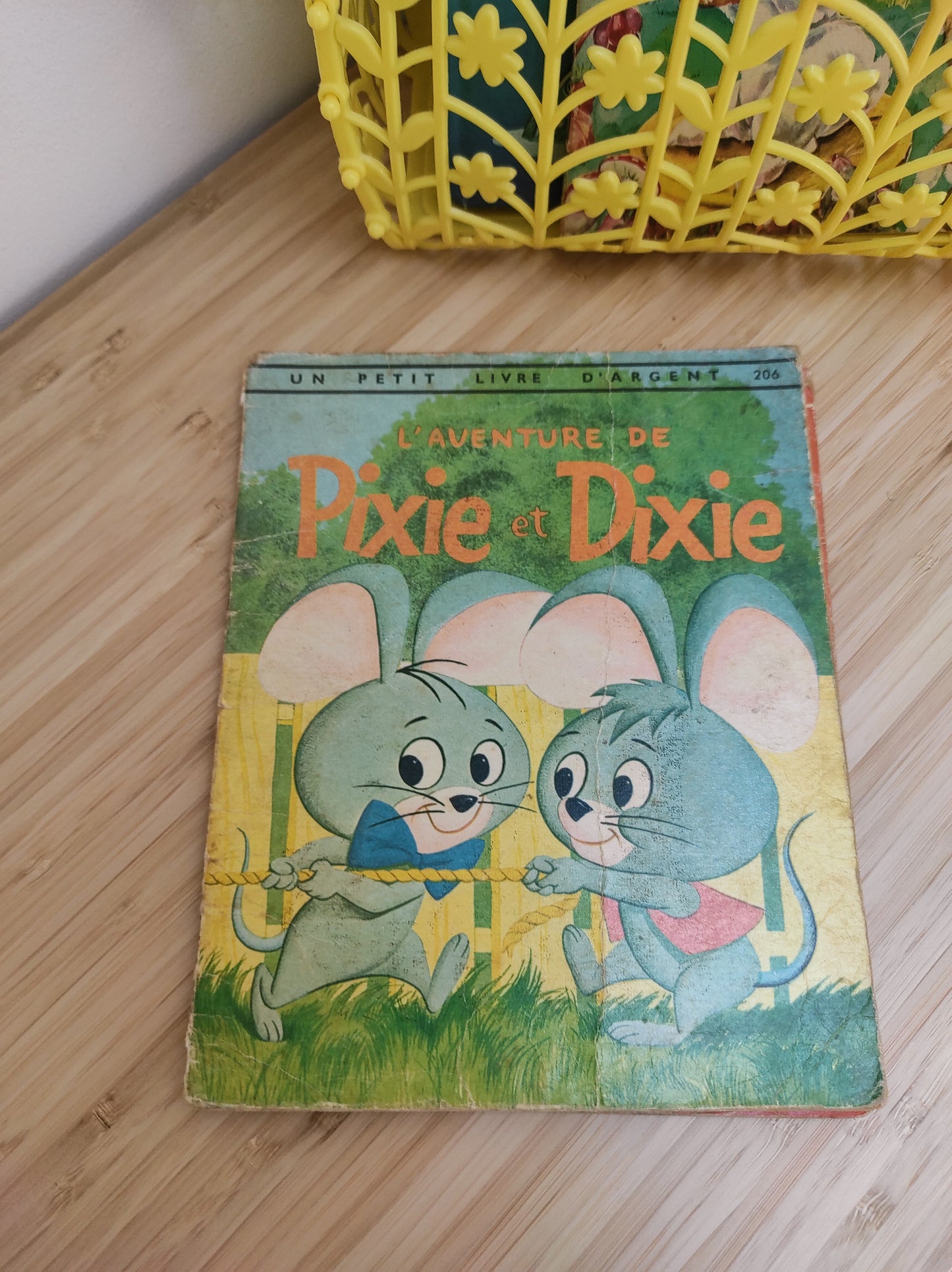 Lot de 4 petits livres vintage