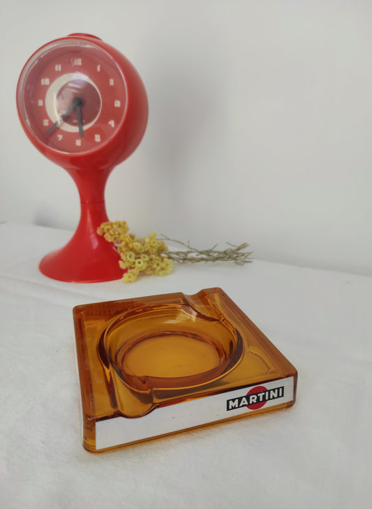 Ancien cendrier vintage martini, orange fumé, bar, tabac décoration vintage . Pour parfaire votre décoration vintage rien de tel que ce cendrier publicitaire en verre fumé orange des années 70 de la marque Martini. Made in France.