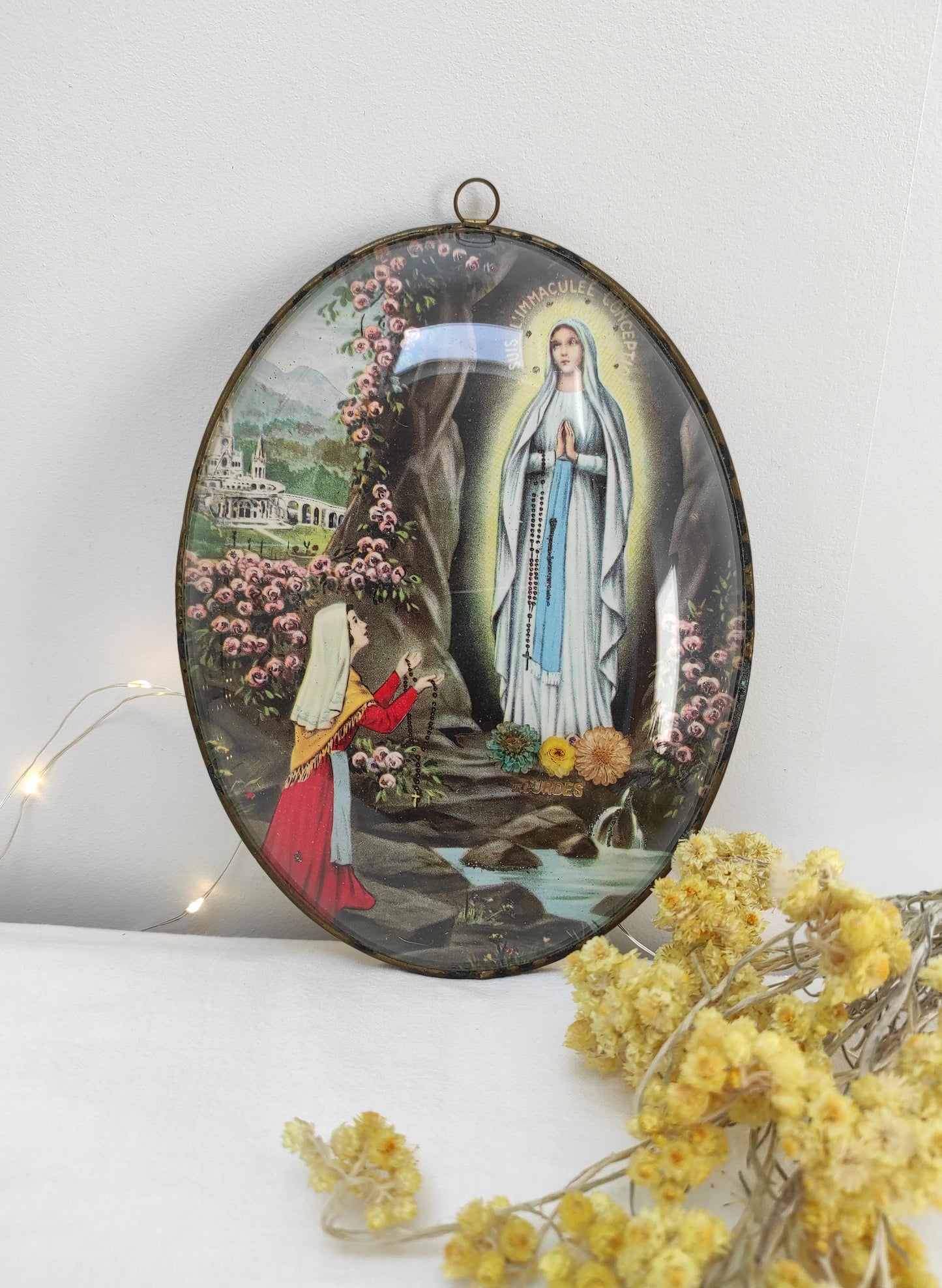 Ancien cadre religieux Lourdes, Marie, L'Immaculée Conception, kitsch, vintage