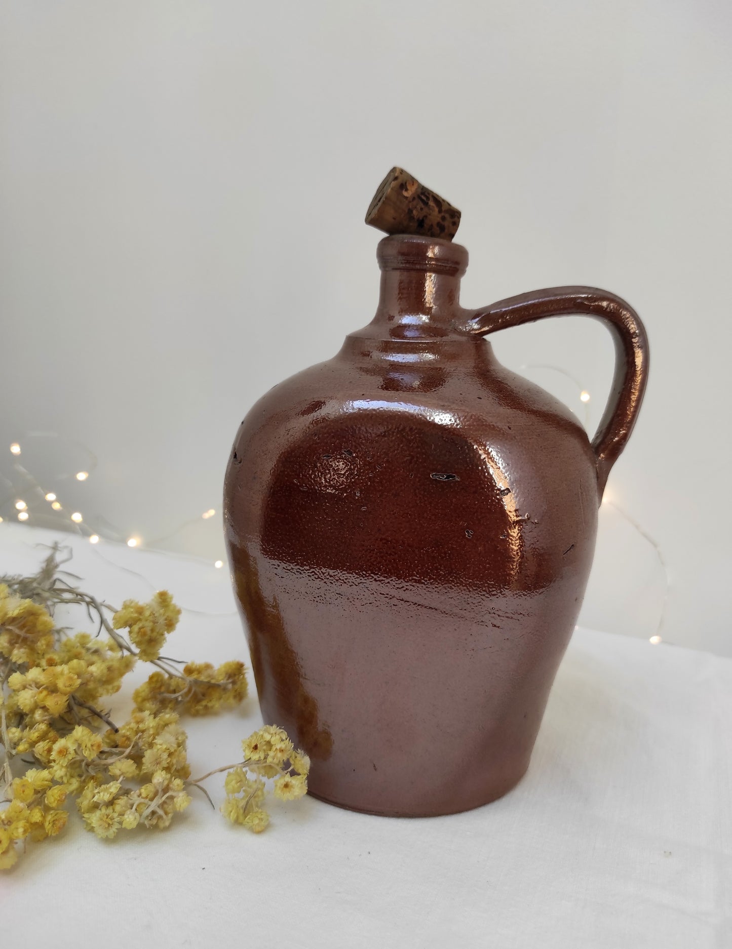 Ancien pichet en grès vernissé