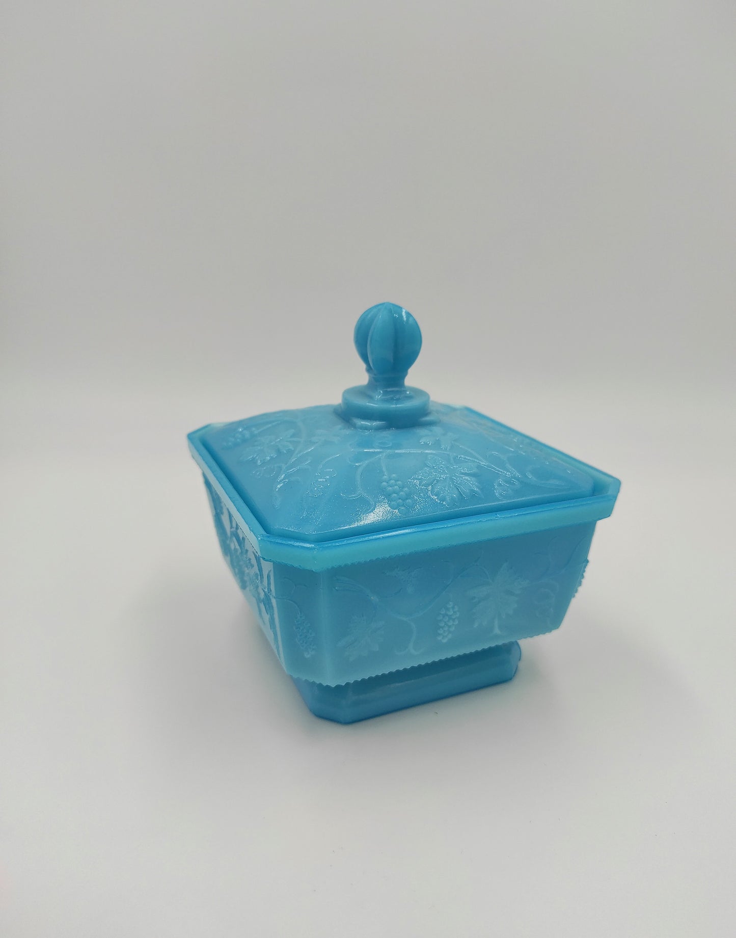 Sucrier en opaline bleue circa 1900