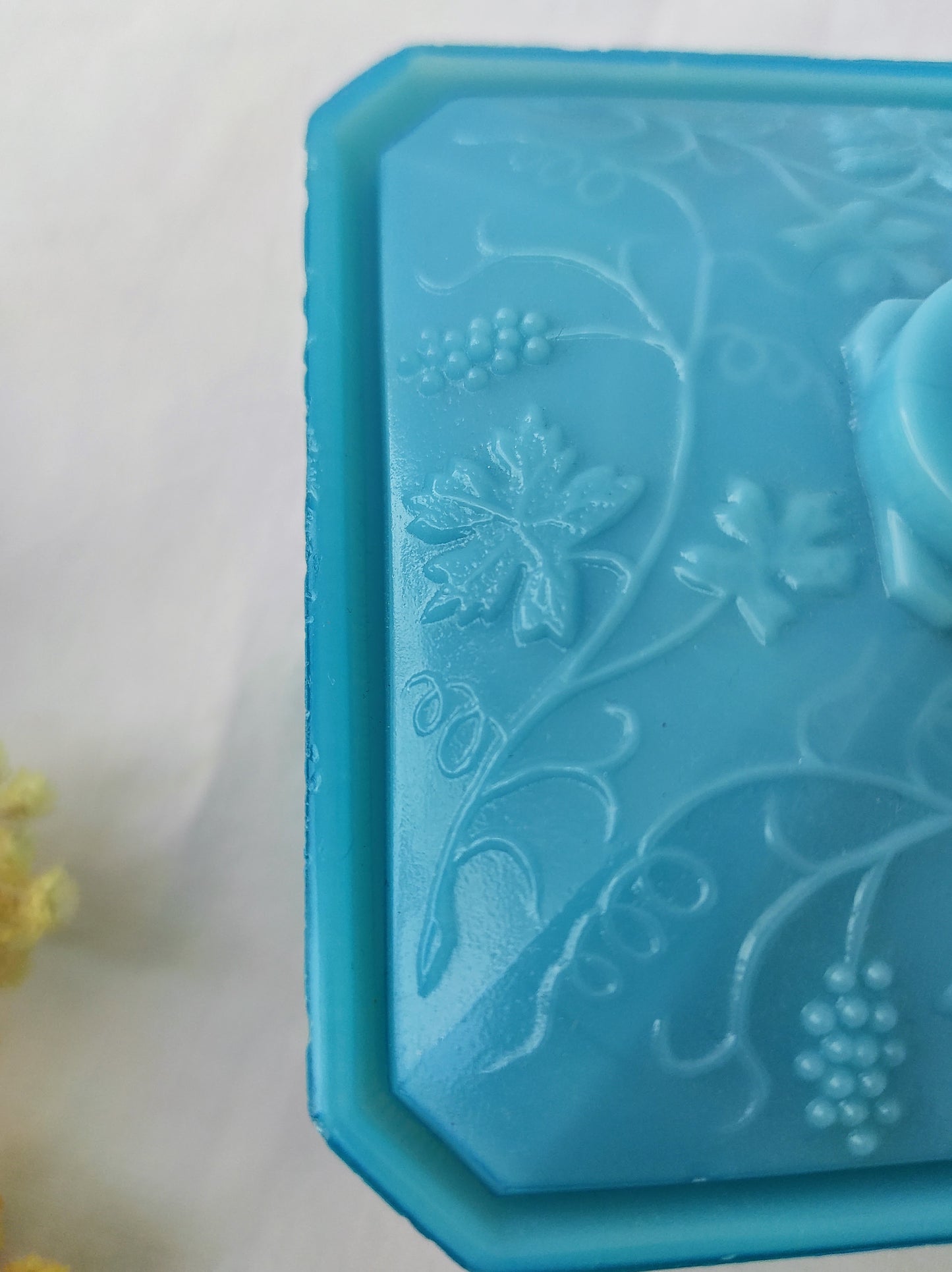 Sucrier en opaline bleue circa 1900