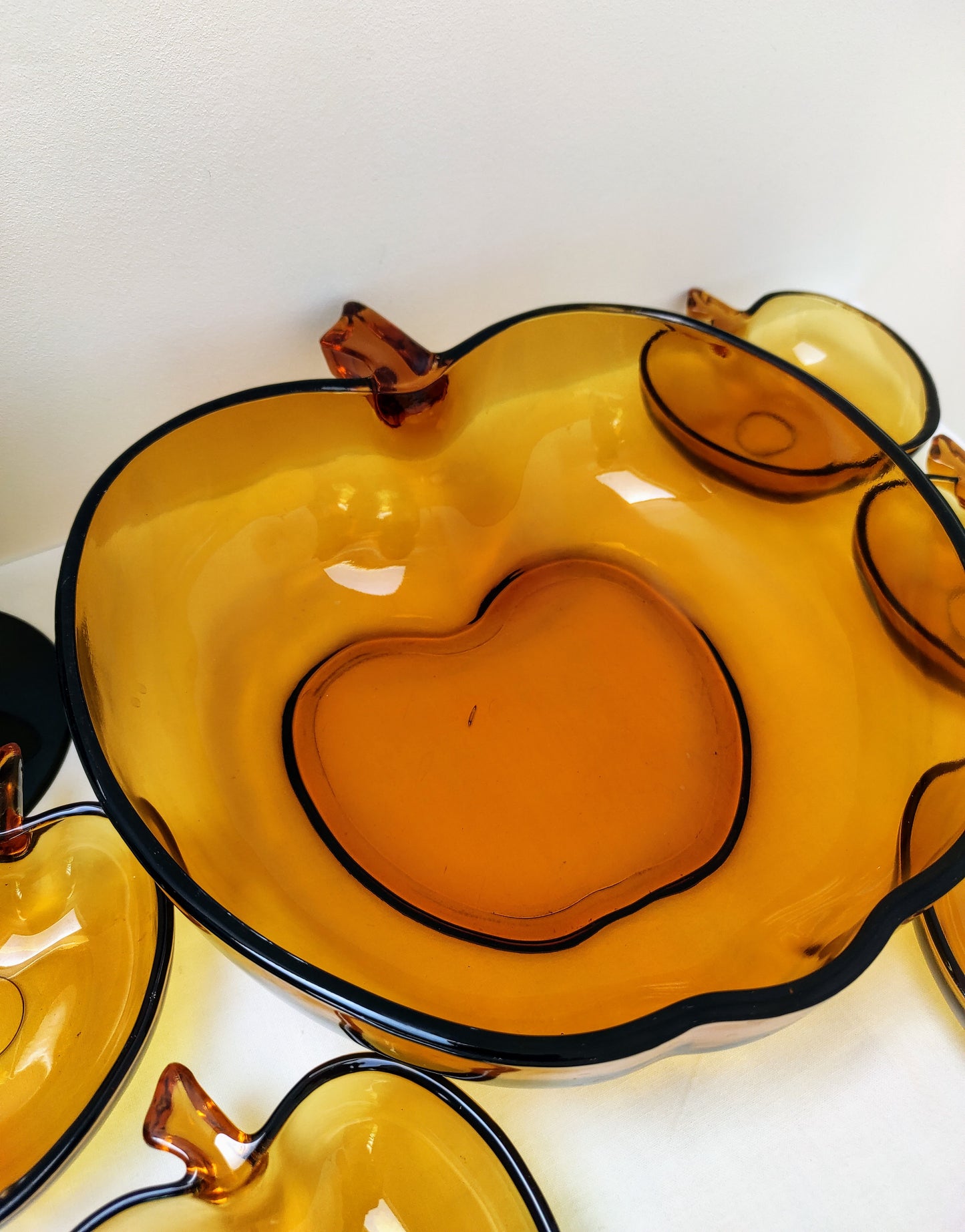 Service à dessert en forme de pomme des années 70