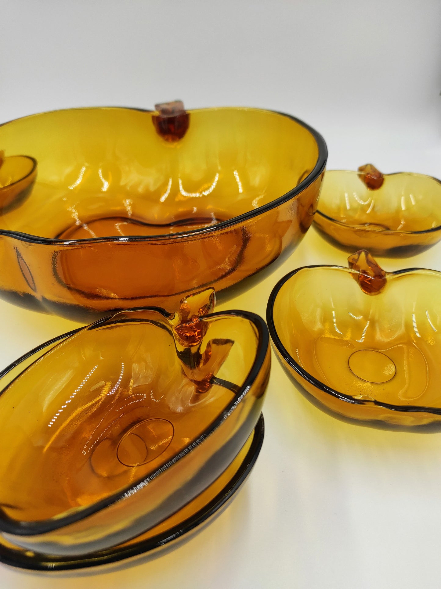 Service à dessert en forme de pomme des années 70