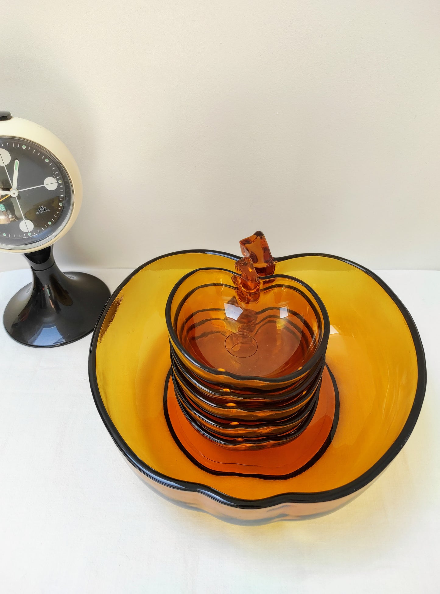Service à dessert en forme de pomme des années 70