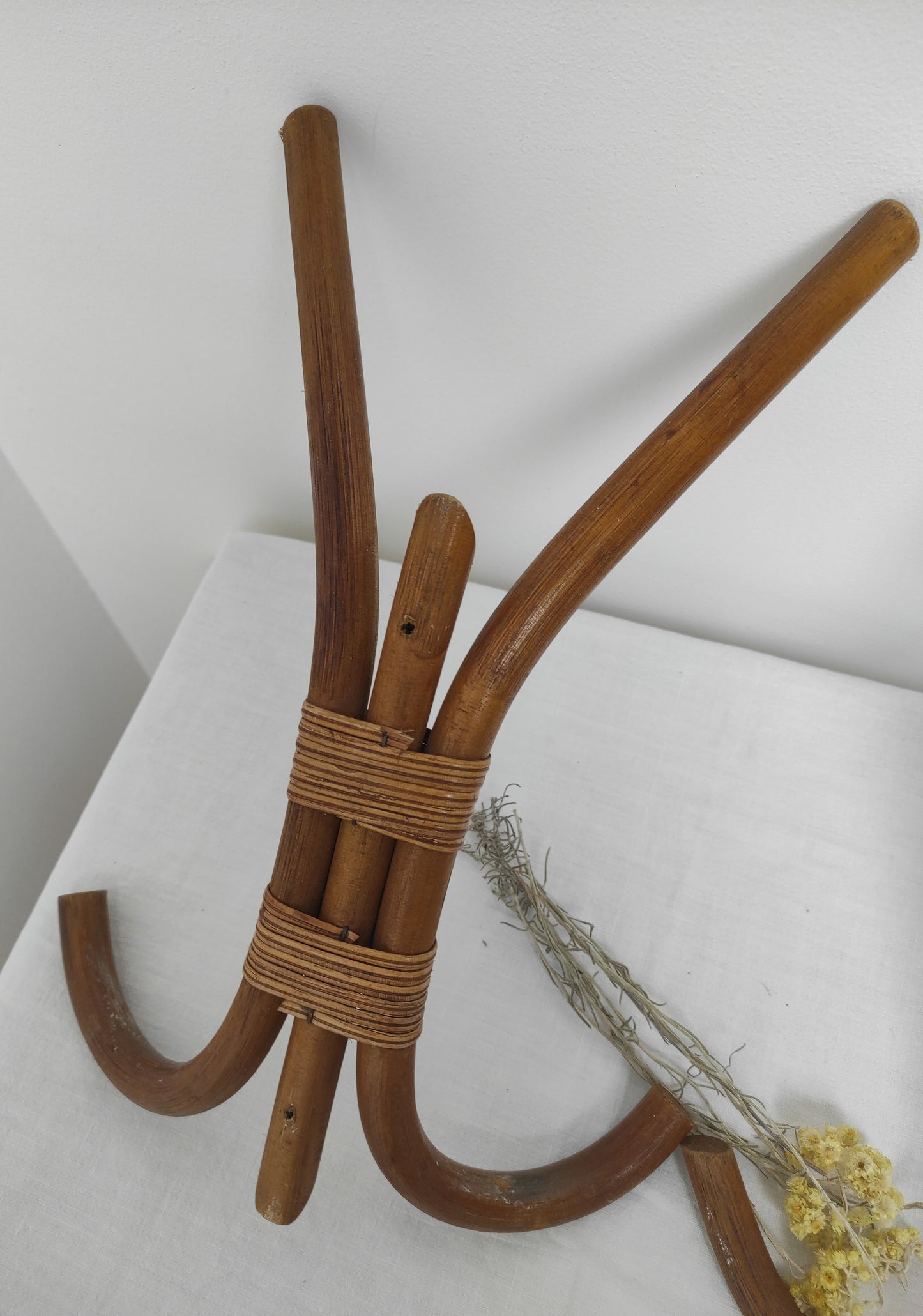 Lot de 2 patères/porte manteaux en rotin vintage