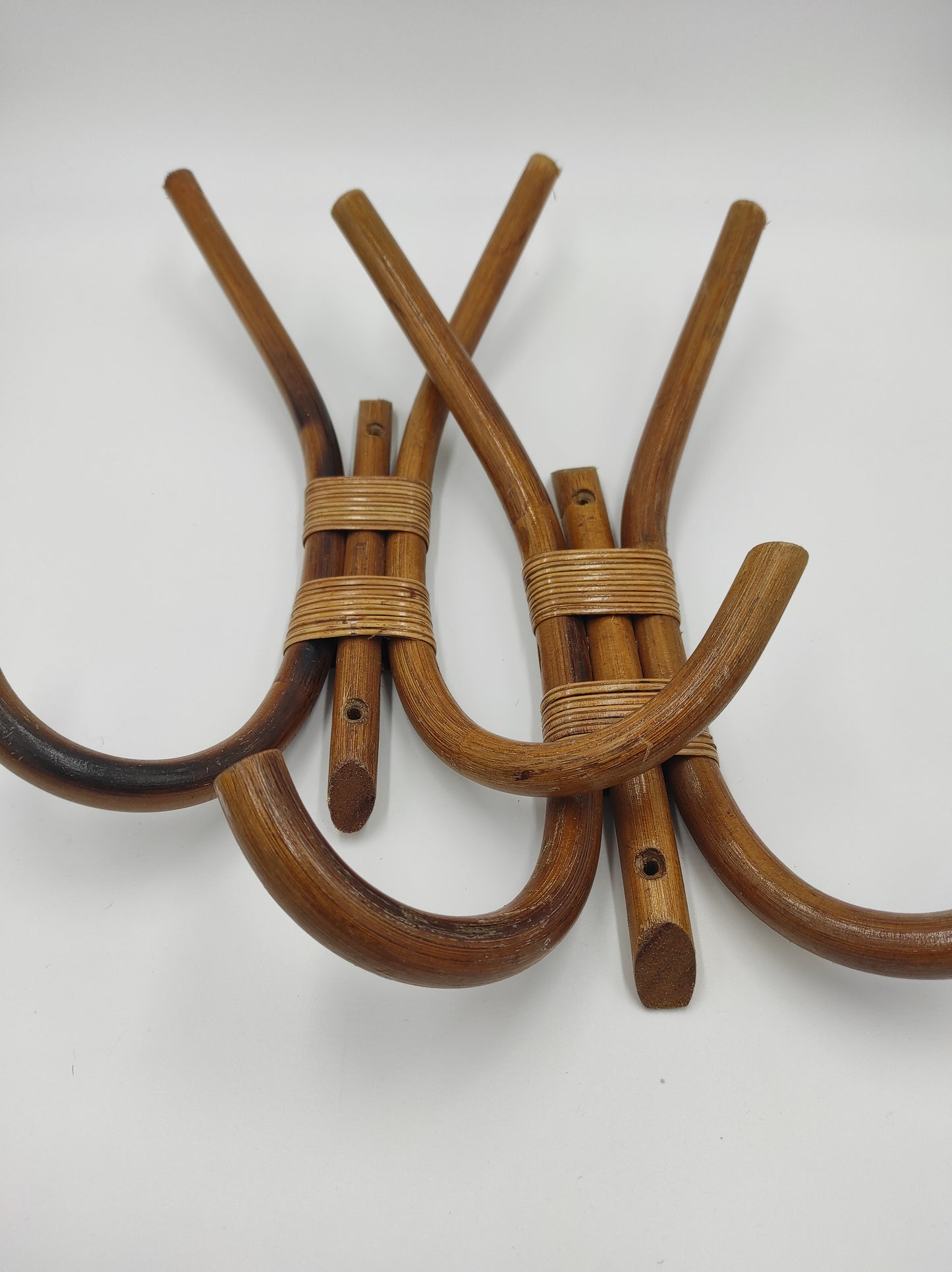 Lot de 2 patères/porte manteaux en rotin vintage