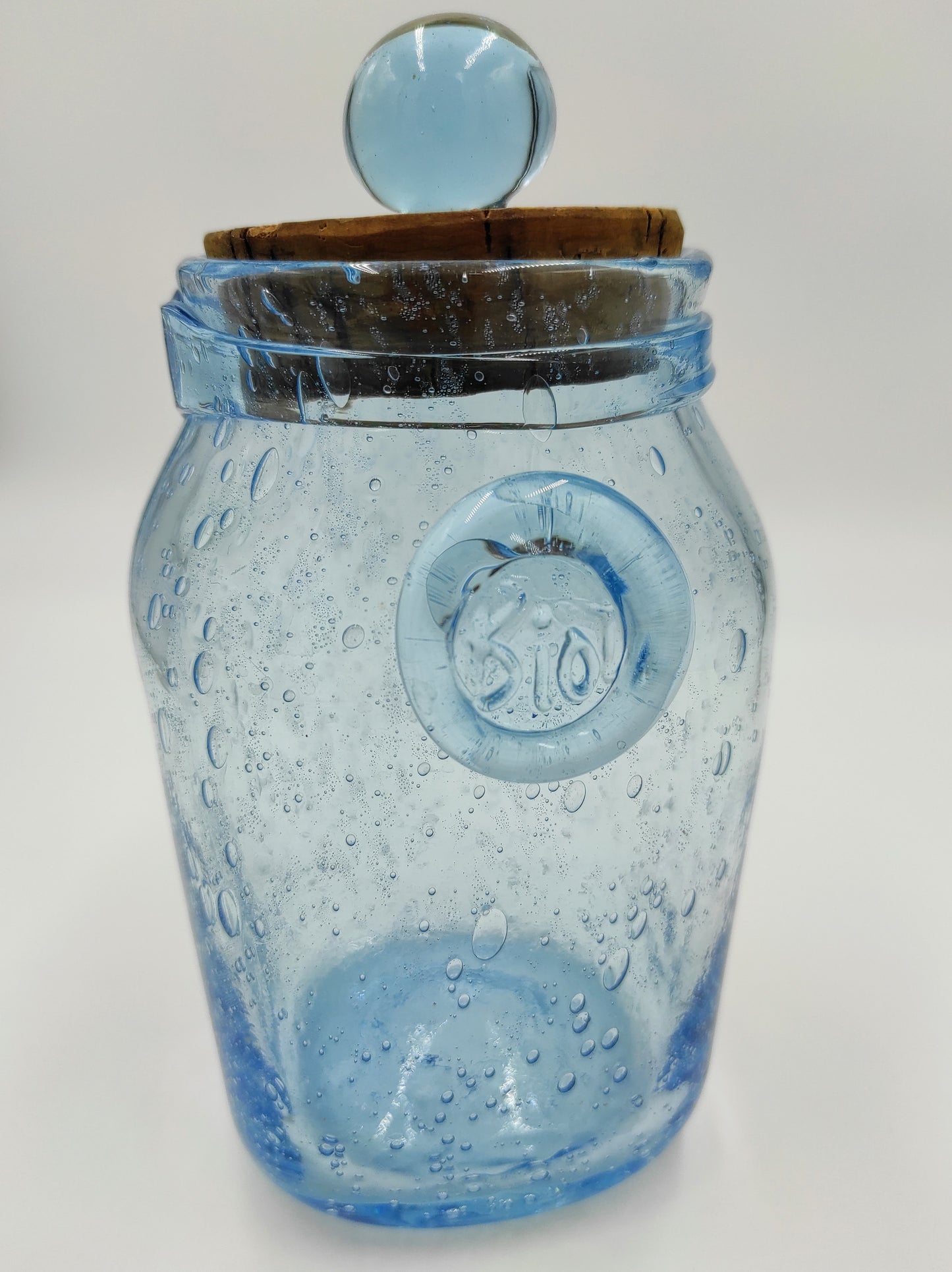 Ancien pot en verre soufflé bleu BIOT