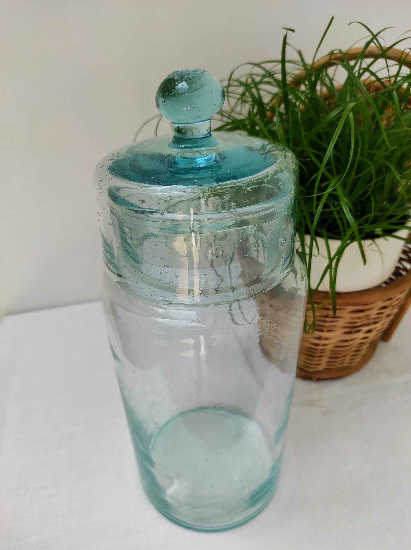 Joli grand bocal en verre soufflé