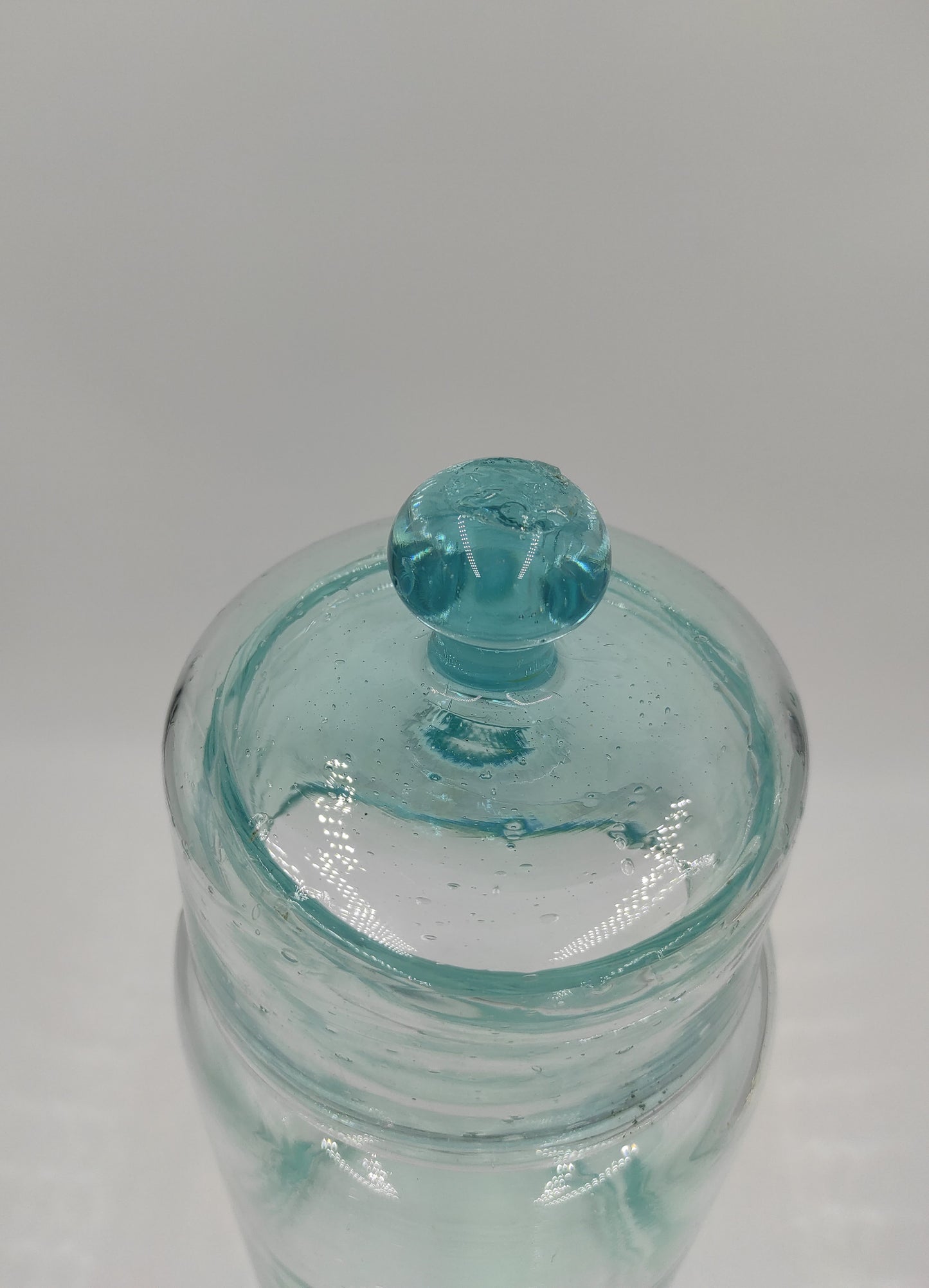 Joli grand bocal en verre soufflé
