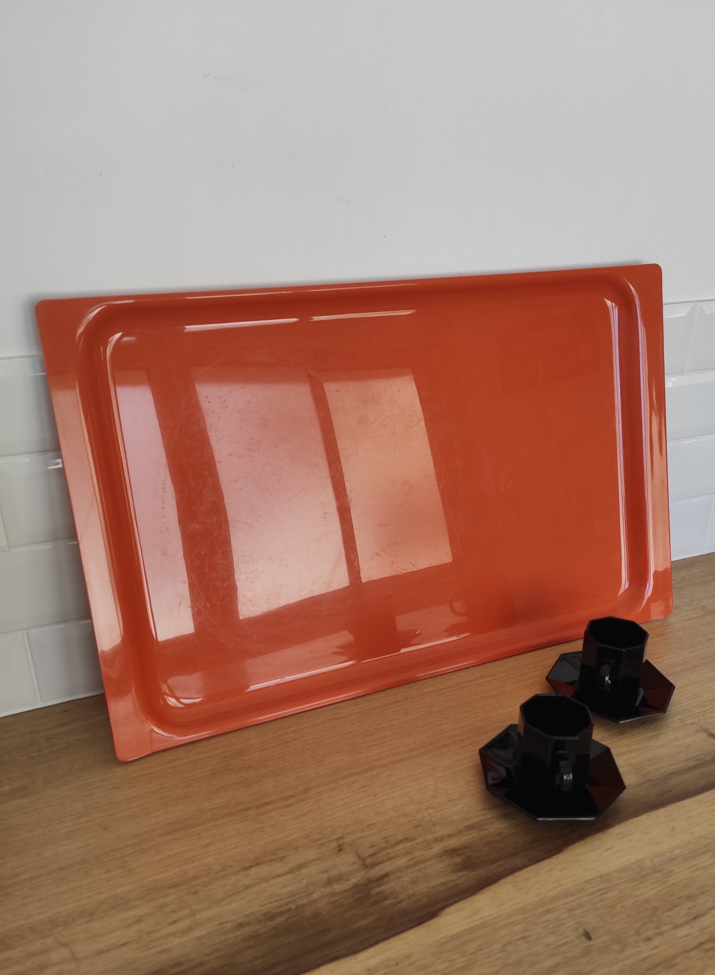 Grand plateau orange des années 70