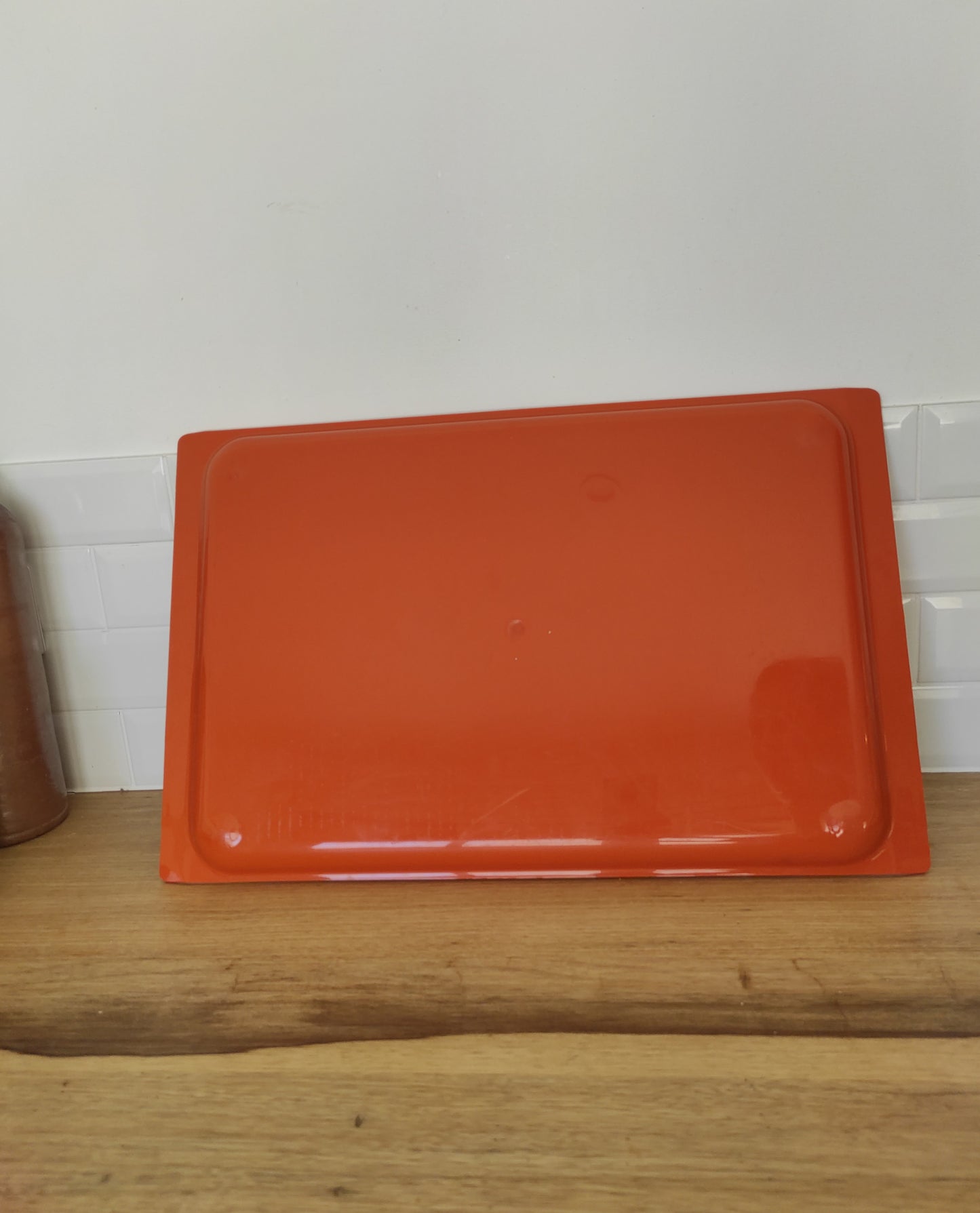 Grand plateau orange des années 70