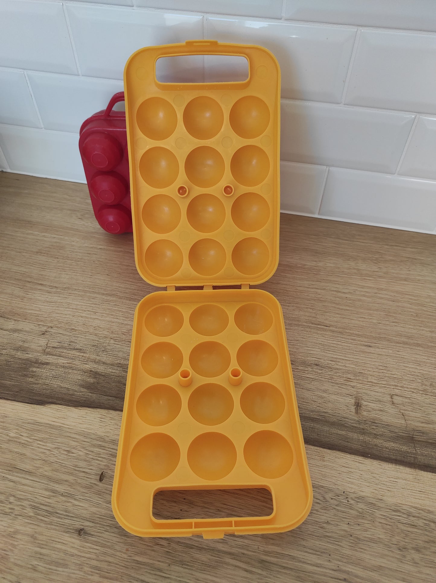 Boîte à œufs vintage jaune années 70 SoupleDur