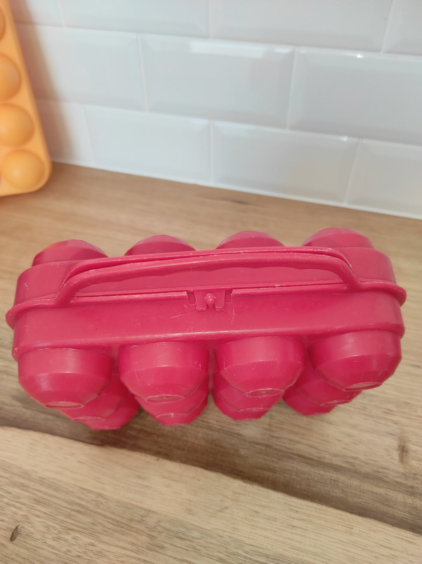 Boîte à œufs vintage rouge années 70