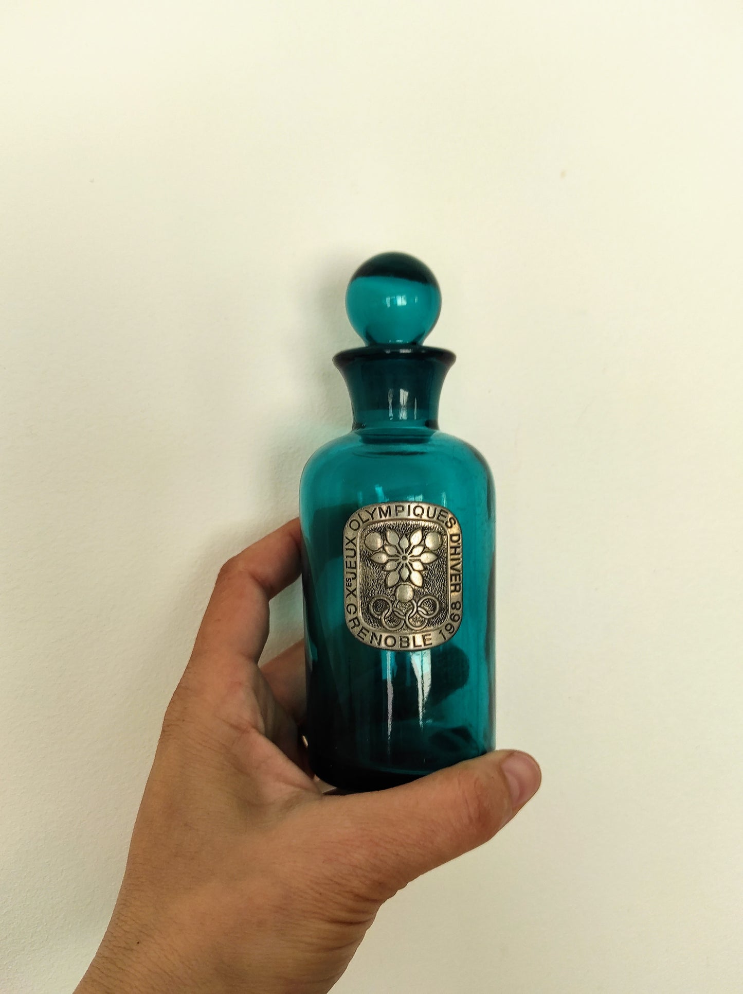 RARE Ancien flacon en verre bleu et étain Jeux olympiques d'hiver 1968