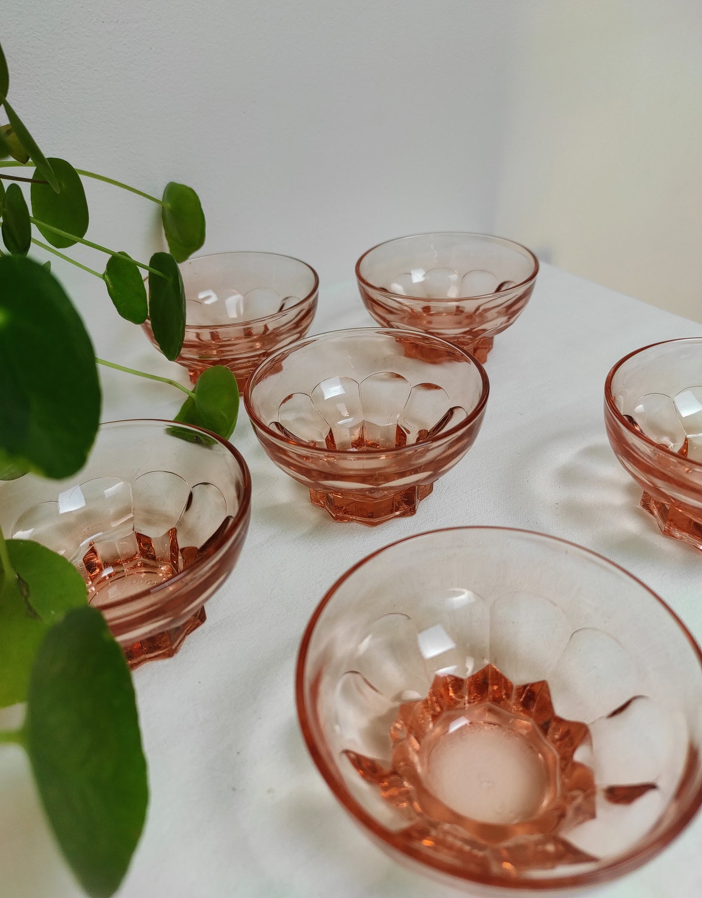 Set de 6 coupelles en verre rose Art Déco années 50