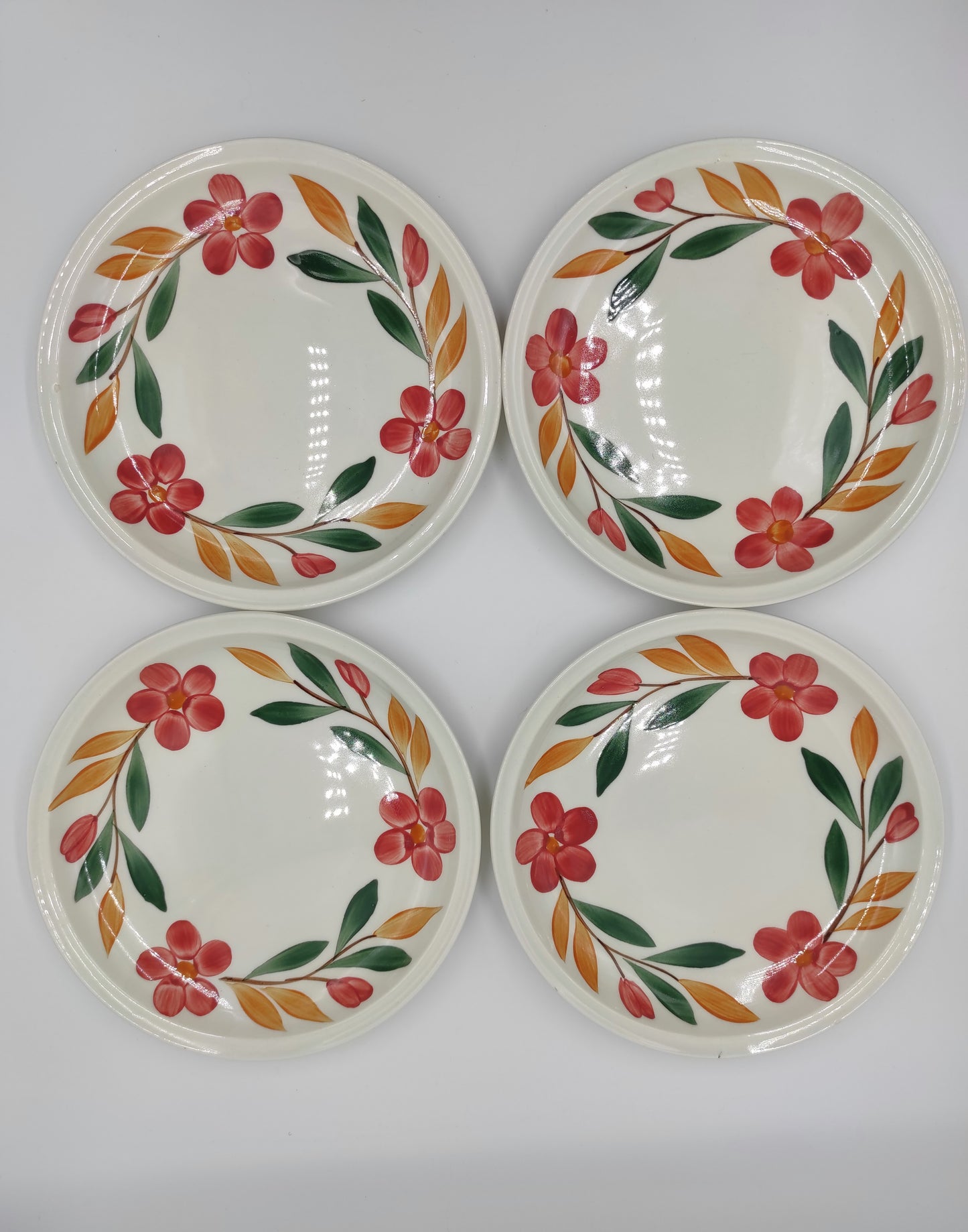 Set de 4 assiettes en faïence de GIEN motif floral