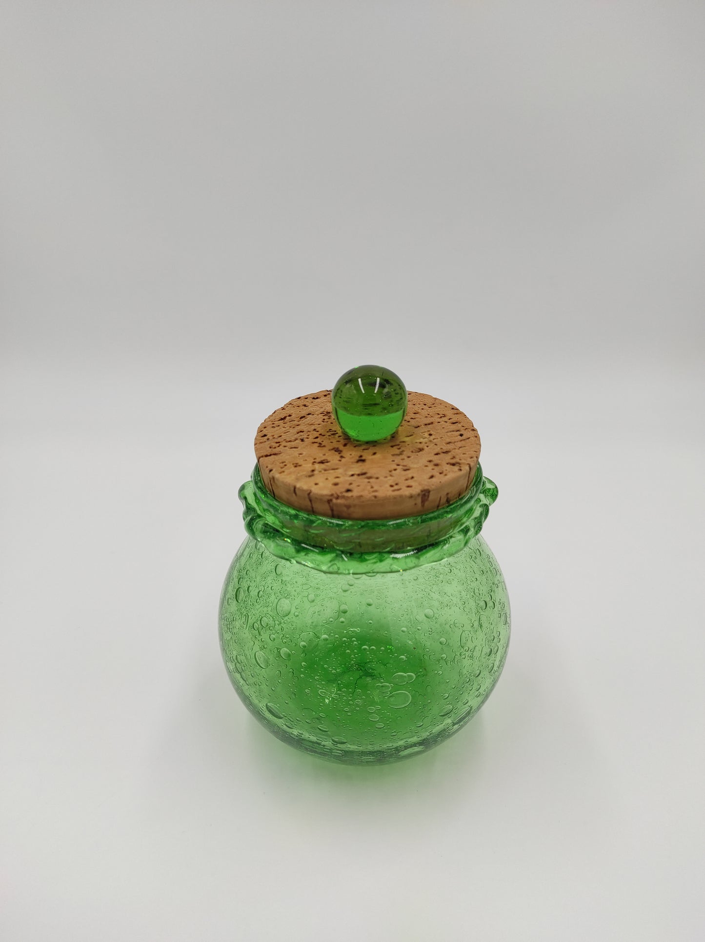 Ancien pot en verre soufflé vert BIOT