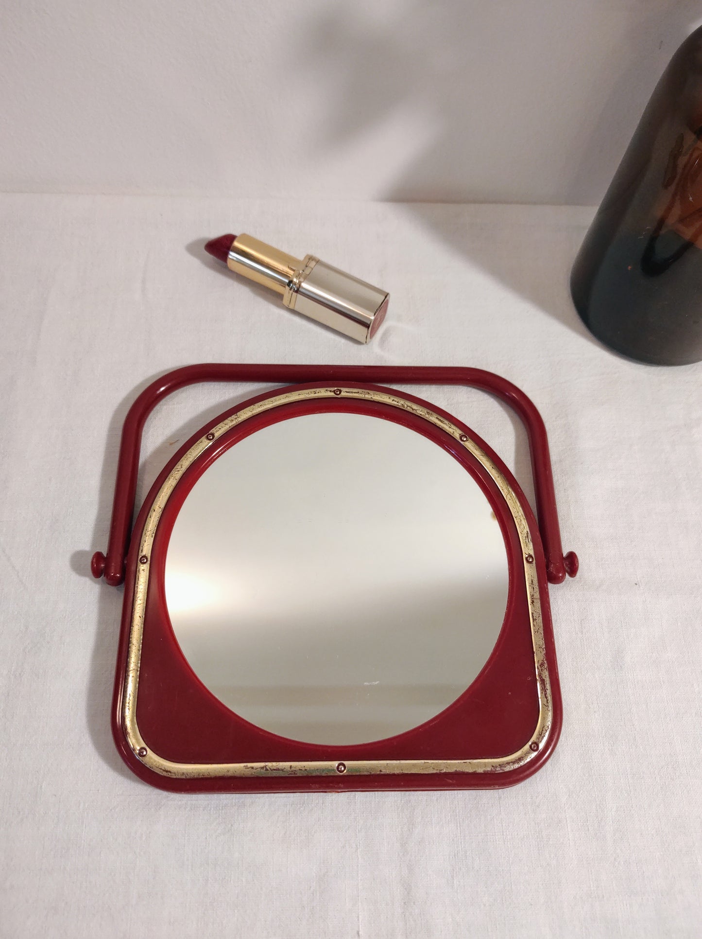 Miroir à poser en plastique rouge vintage