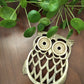 Dessous de plat hibou en laiton vintage. Chouette c'est l'heure de passer à table !   Chouette ou hibou, c'est comme vous voulez ;-)  Ce joli dessous de plat vintage en laiton ajouré des années 60-70 , est prêt à recevoir vos petits plats ! 